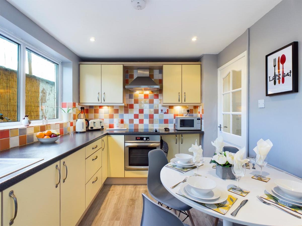 Welsh Country Cottage In Beautiful Village Llandudno Junction Exterior foto